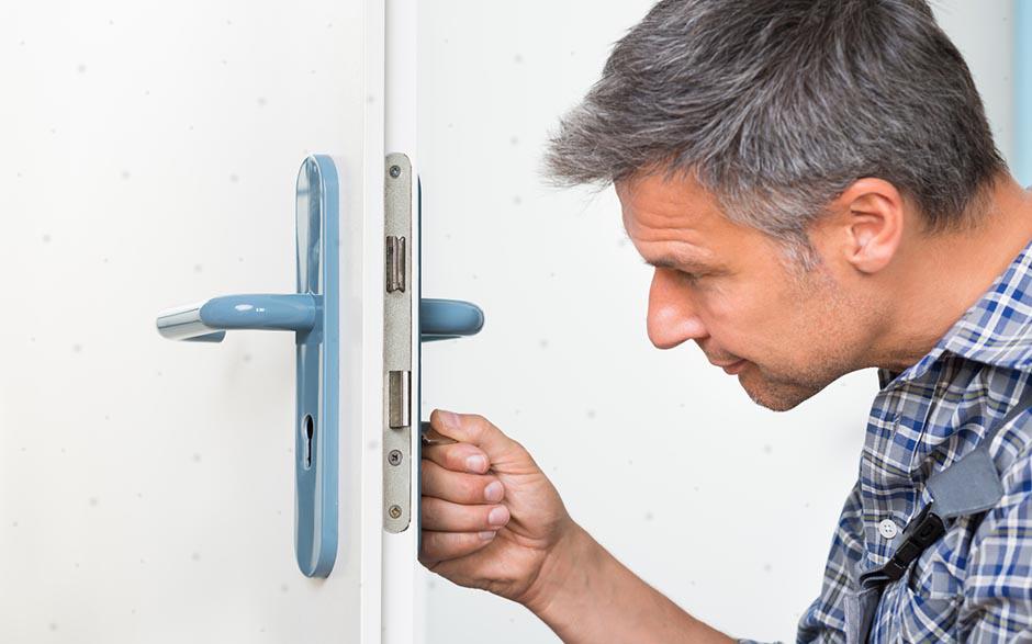 trouver un serrurier honnete Louvres